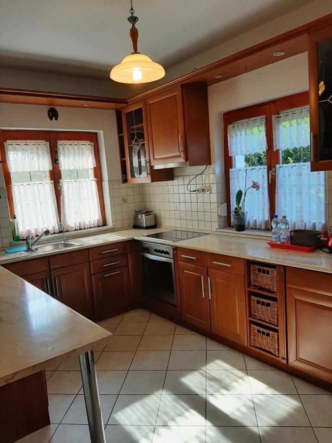 Villa Csilla Elegant House Erd Exterior photo